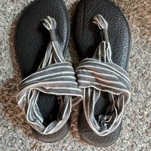Sanuk Black and Gray Striped Sandals